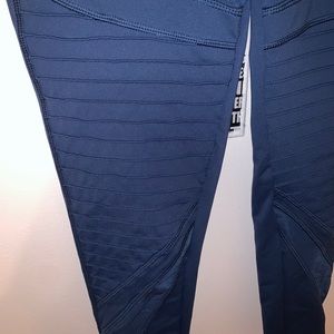 Aero workout leggings